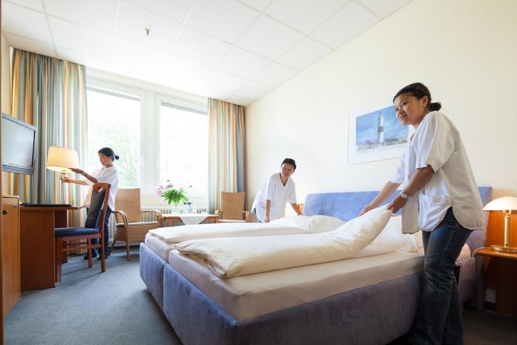 Hotel Senator Marina Wedel Room photo